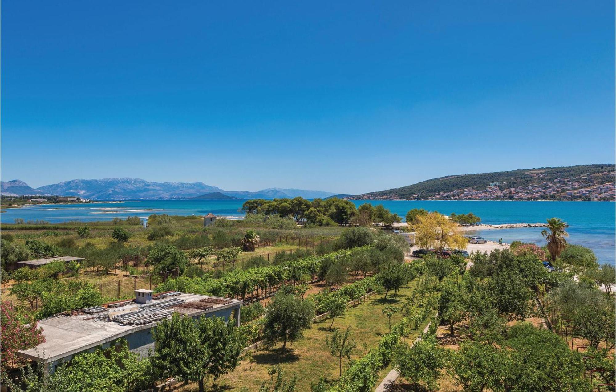 3 Bedroom Gorgeous Apartment In Trogir Exterior foto
