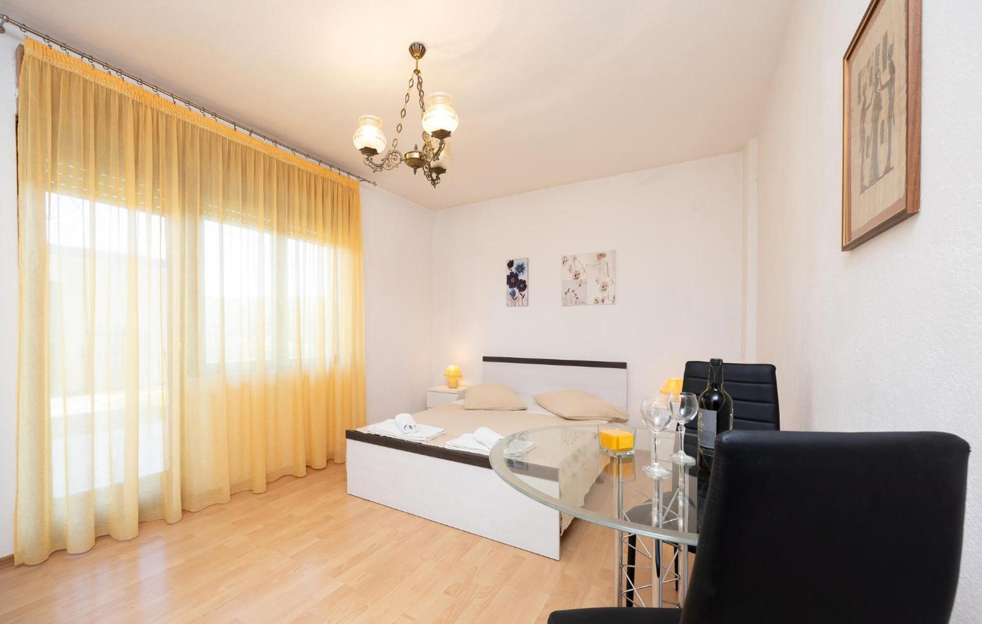 3 Bedroom Gorgeous Apartment In Trogir Exterior foto